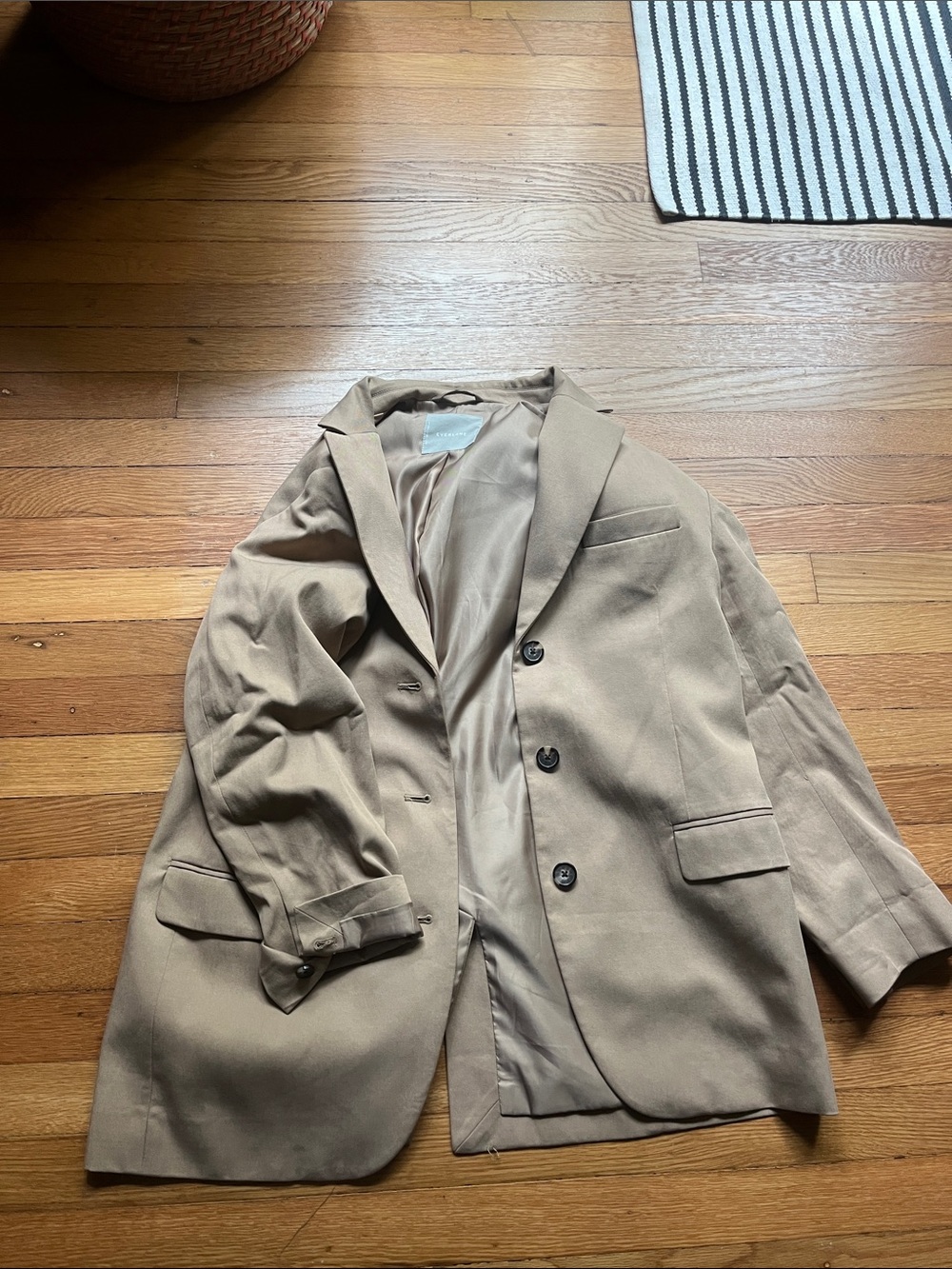 Everlane Women's Light Tan Blazer oversized boxy camel